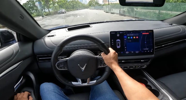 Vinfast VF7